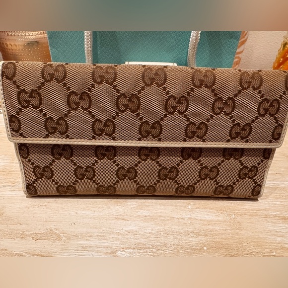 Gucci Brown/Tan Monogram Canvas Clutch Wallet with Cream Trim - Picture 2 of 5